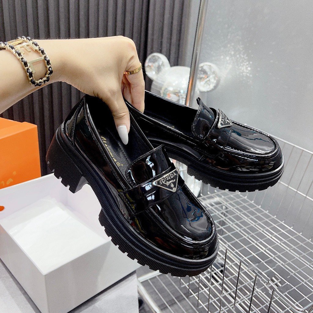 Giày Loafer Nữ Prada Da Lì, Da Bóng Kiểu Dáng Thời Trang MT-002