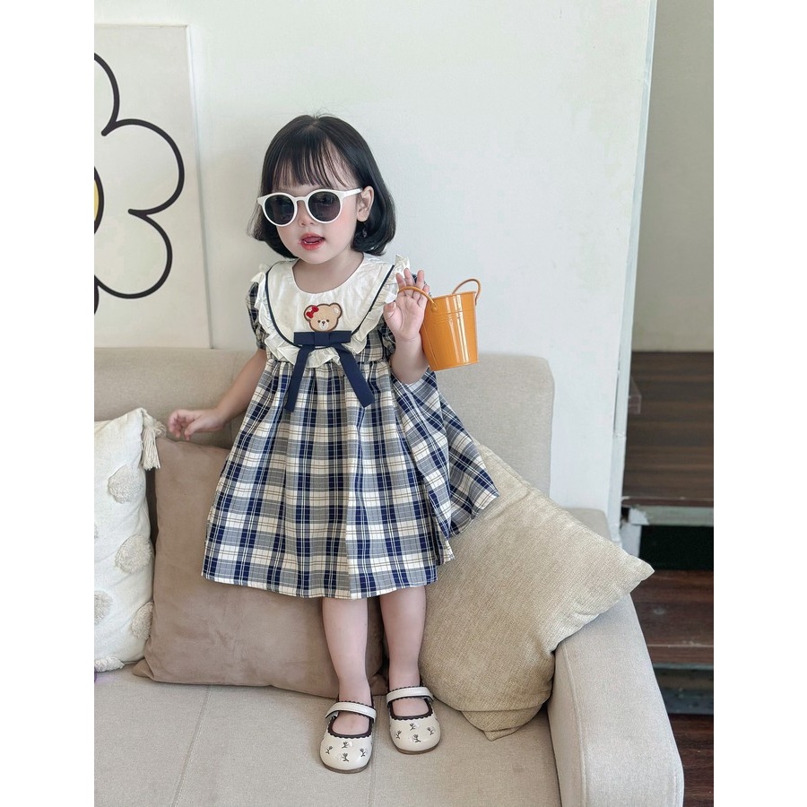 Váy kẻ caro bé gái  thêu hình gấu tay bồng chất cotton thoáng mát phong cách Hàn Quốc