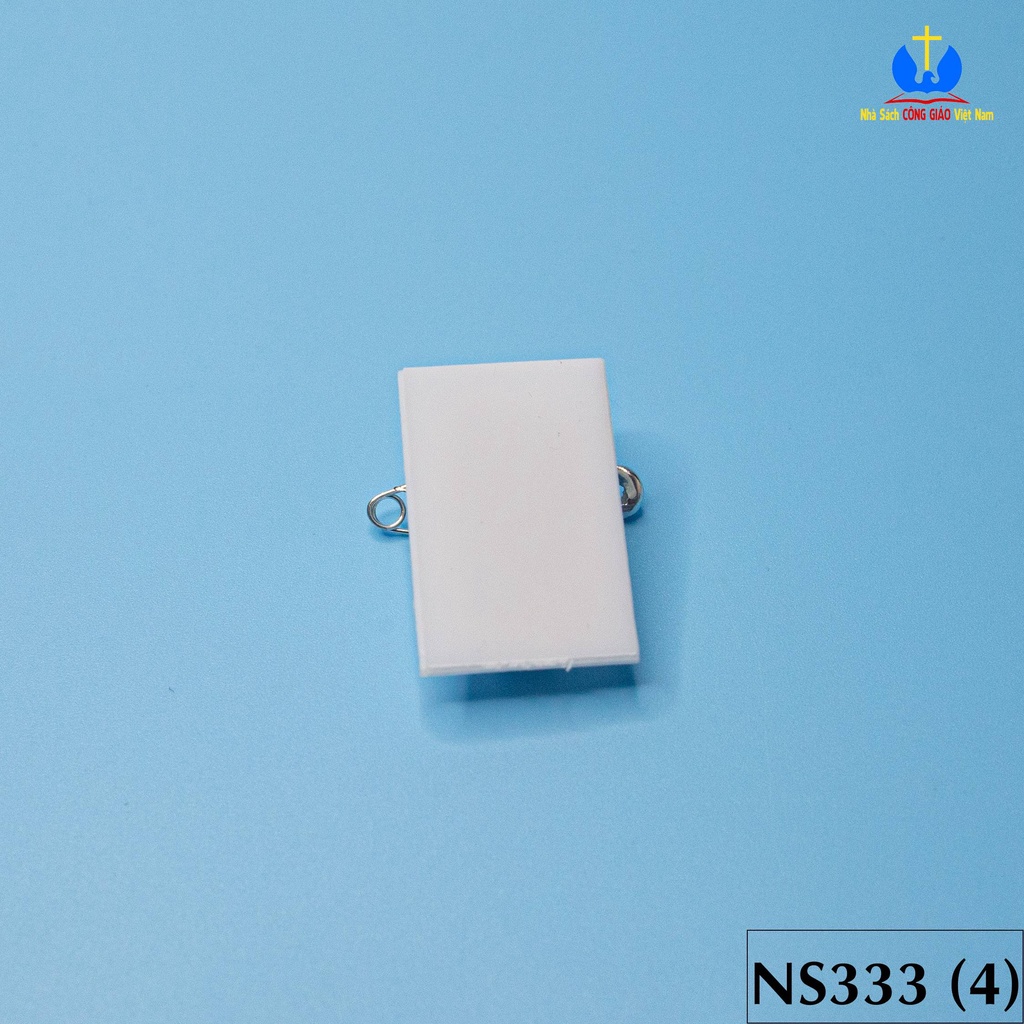 Kẹp đeo tang mica trắng đen cài áo NS333