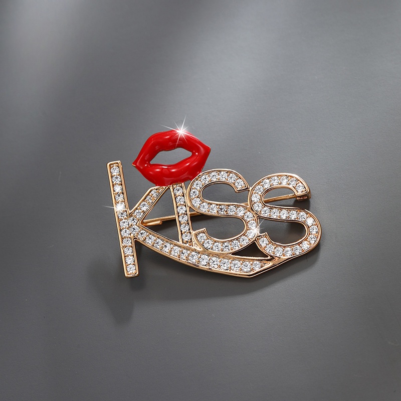 Trâm Cài Áo Hình Đôi Môi Và Chữ kiss Thời Trang Cao Cấp