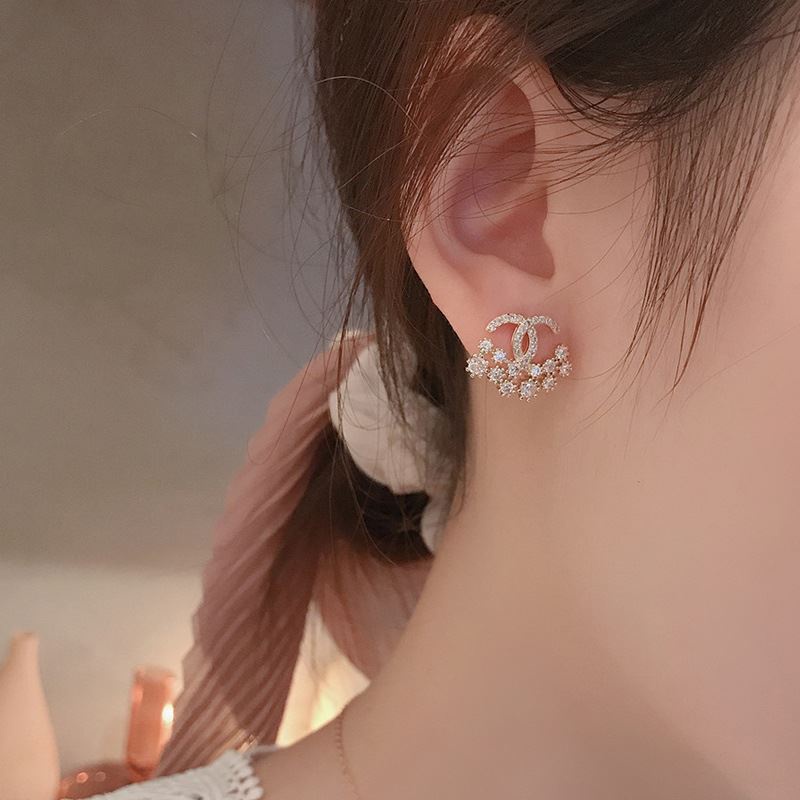 Bông Tai Chữ Đính Đá Phong Cách Hàn Quốc Cho Nữ