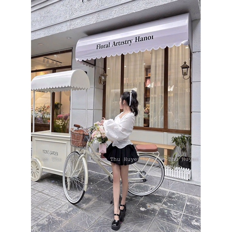 Set áo thô thêu gấu lượn tay bồng chân váy kaki