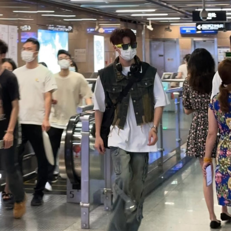 Sinransinya Áo Ba Lỗ denim Màu Vàng Phong Cách retro Đường Phố Mỹ Cao Cấp Cho Nam