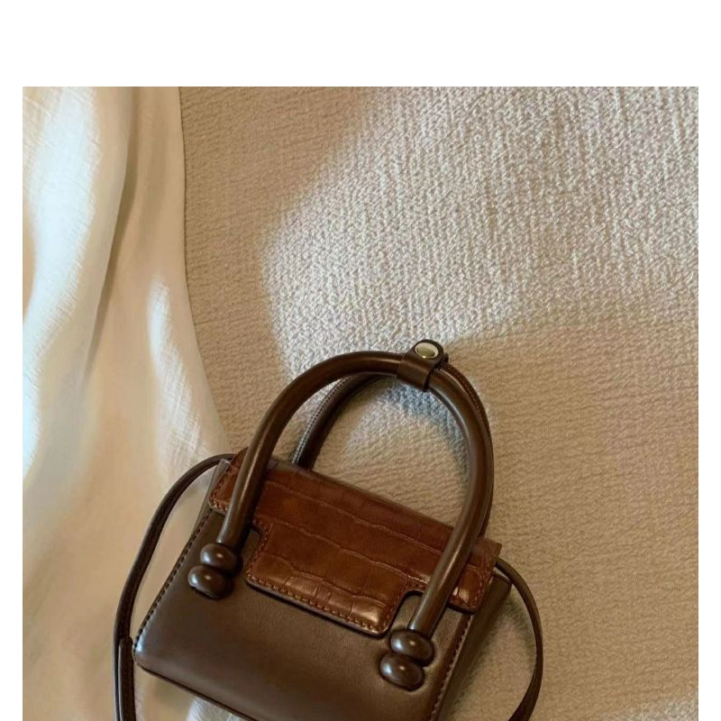 Túi Xách Đeo Vai Hình Vuông Cỡ Nhỏ Họa Tiết Da Cá Sấu Thời Trang Thu Đông 2023 Mới Cho Nữ