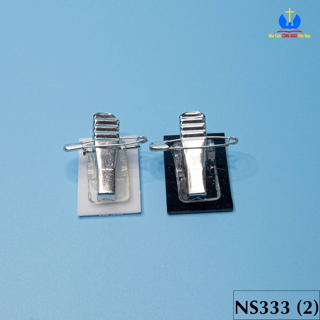 Kẹp đeo tang mica trắng đen cài áo NS333