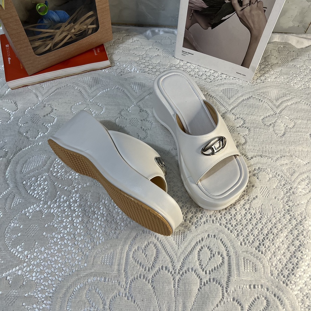 Dép bánh mì bigsize quai ngang khóa đồng đế xuồng cao 7 cm size 40-44