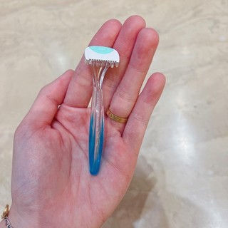 Set 2 dao cạo lông vùng Bikini Kai Nhật Bản .