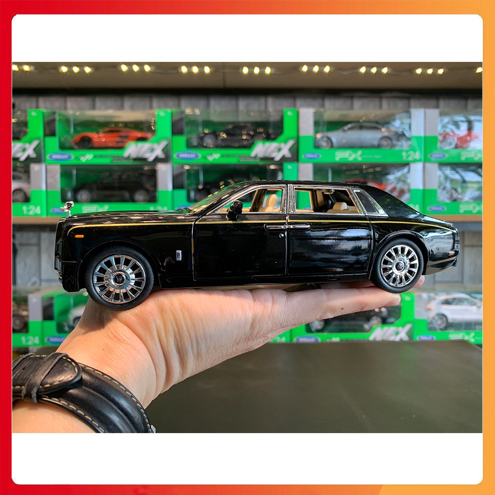 Giá rẻ Mô hình xe Rolls-Royce Phantom VIII tỉ lệ 1:24 hãng CHEZHI sập sàn hộp bí ấn, tặng ô tô