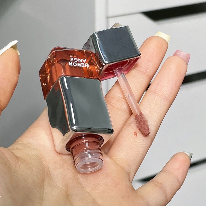 Son Bóng Màu Mờ Lâu Trôi Không Dễ Phai Màu Tiện Dụng