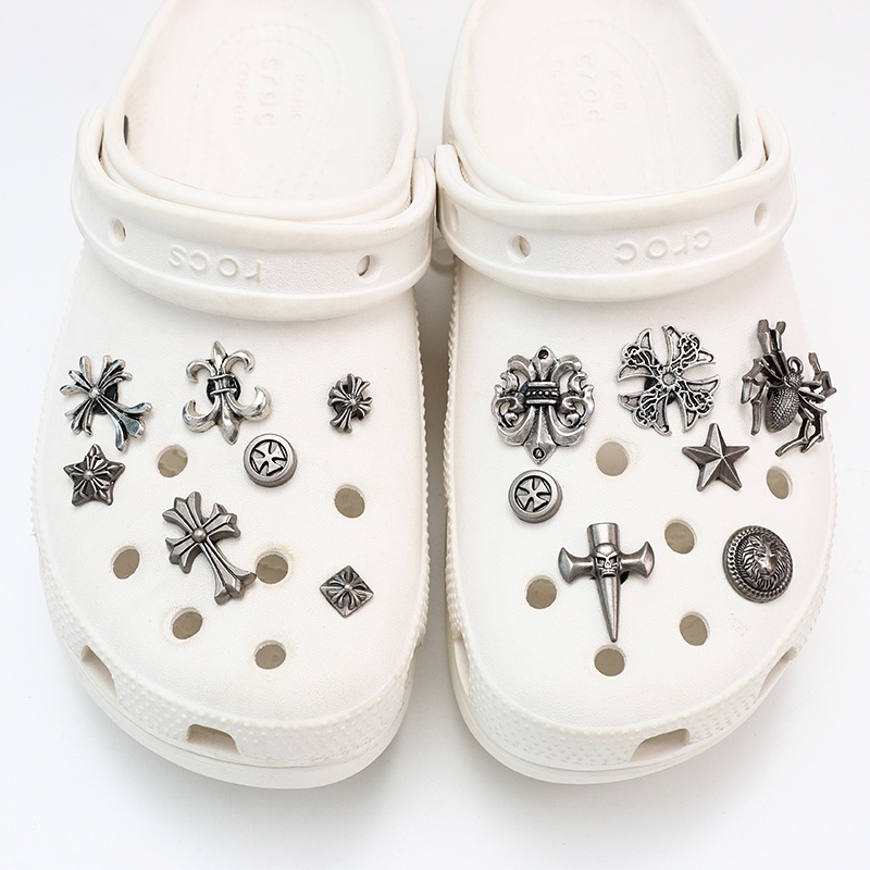 Crocs 3d Phong Cách baroque Quyến Rũ Bằng Kim Loại Và Kim Loại Chất Lượng Cao