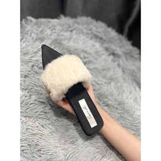 Dép lê nữ mũi nhọn quai lông