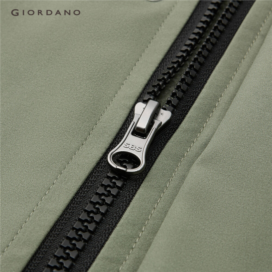 Áo khoác GIORDANO 01073671 có mũ trùm đầu lót lông cừu màu tương phản thời trang dành cho nam