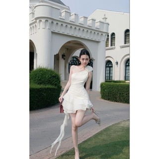Đầm lệch vai phối hoa bèo tầng tua rua hot trend - c0859