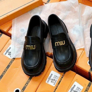 Giày đốc nữ miu miu da mềm mũi tròn, loafer nữ đế cao 4cm, giày lười nữ miu tag đồng cá tính