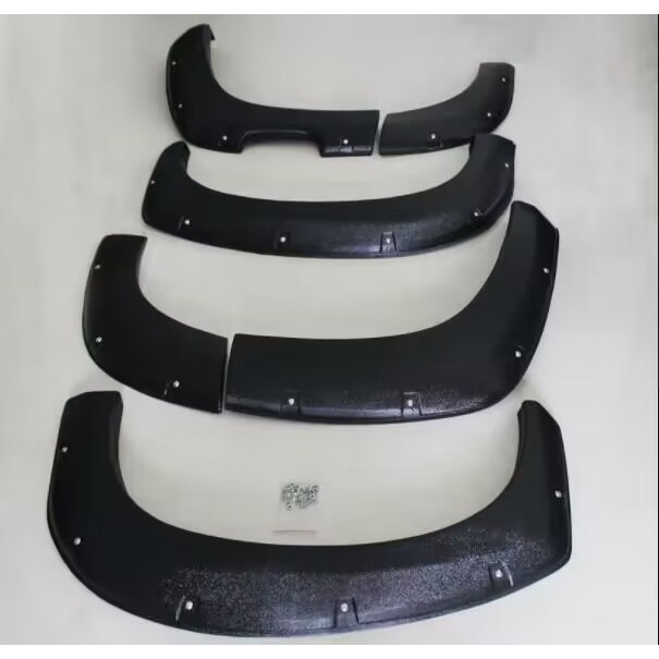 Ốp cua lốp có đinh Mitsubishi Pajero Sport 2017/2020