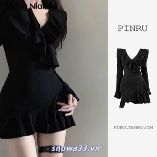 Xiang NIAN NI Pure lust hottie váy dệt kim cổ chữ V gợi cảm dành cho nữ mùa thu đông mới tay kèn xù váy nhỏ màu đen