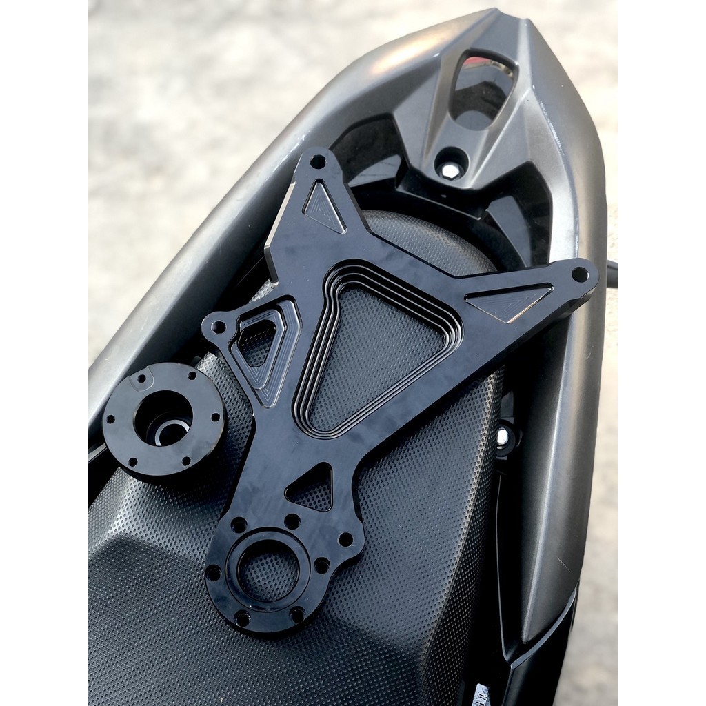 GẮP SAU VARIO KHÔNG ĐĨA_Găp CNC nguyên khối kèm đầy đủ phụ kiện cục canh, bạc đạn_Gắp CNC đen bóng m