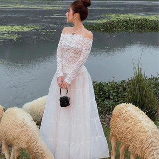 M836 - Set áo trễ vai ren phối chân váy tầng dáng dài