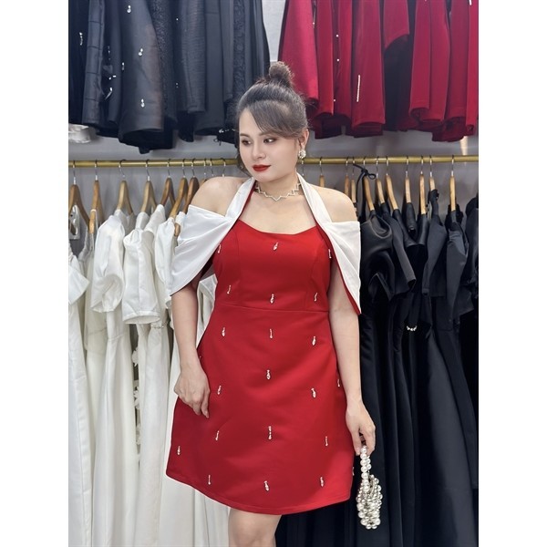 ĐẦM CỔ CHOÀNG TRẮNG TRỄ VAI