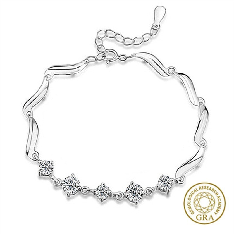 Vòng tay moissanite Lunar huyền thoại