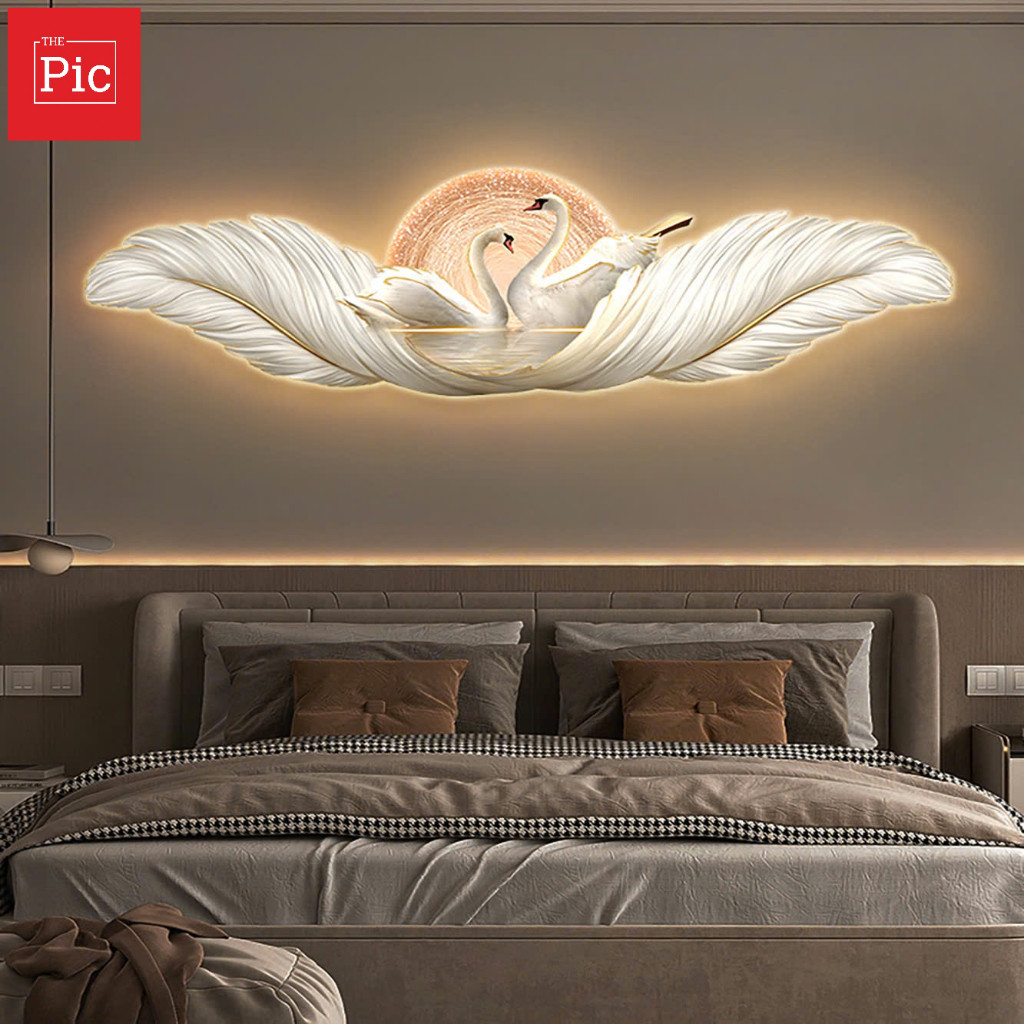 Tranh Tráng Gương Đèn Led Đôi Thiên Nga Lông Vũ, Tranh Lông Vũ Treo Phòng Khách, Phòng Ngủ