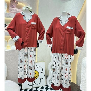 Pijama lá bài áo đỏ trơn kèm bịt mắt