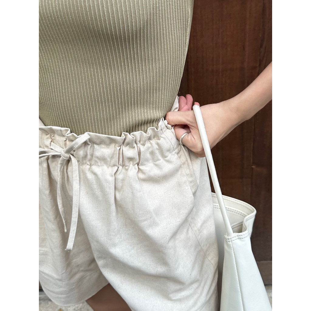 Quần 𝘀𝗵𝗼𝗿𝘁 nữ linen lưng thun, Quần đùi nữ phong cách hàn quốc - 𝗥𝘂𝗯𝗲𝗿 𝘀𝗵𝗼𝗿𝘁 MQ040 | BigBuy360 - bigbuy360.vn