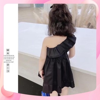 Xả Váy đầm đen lệch vai cho bé gái