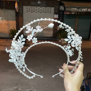 Mấn cô dâu mỹ nhân áo dài Puka trắng - đỏ - vàng mới 1-2024  Phụ kiện cưới Giang