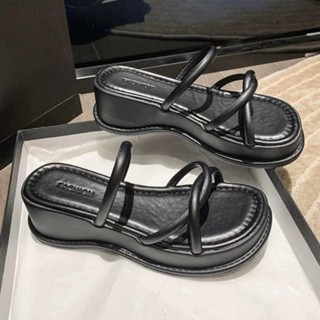 Dép Nữ Quai Dây Chéo 2 Màu Đen, Trắng Đi Êm Chân, Dép Nữ Đế Cao 5cm.xoan day mút