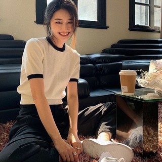 Oeggeo Áo thun ngắn tay cổ tròn màu sắc mới mùa xuân hè Áo thun dệt kim áo sơ mi ngắn kiểu dáng