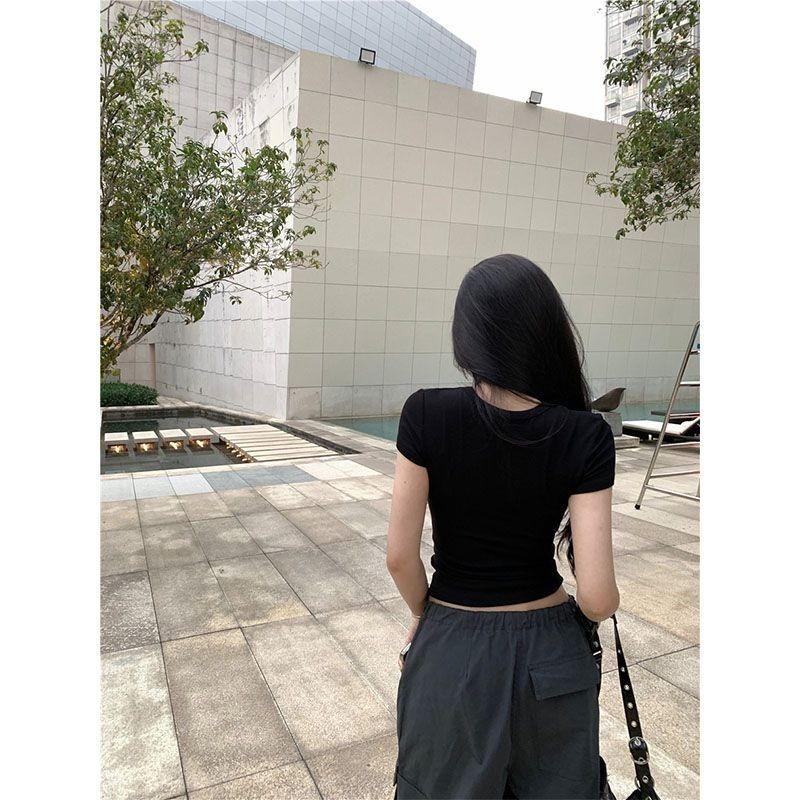 Áo Croptop Ngắn Tay Cổ Tròn Basic - Vải Thun Trơn Dày Co Giãn Thoáng Mát, Ôm Body Sexy | BigBuy360 - bigbuy360.vn