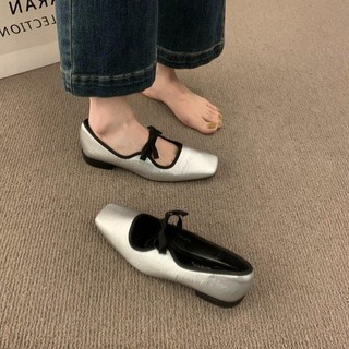 Giày nữ mũi vuông cỡ lớn thời trang