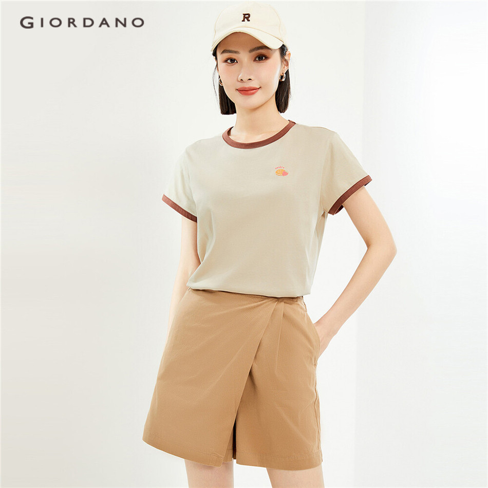 Áo thun GIORDANO 05322395 ngắn tay thêu tương phản thời trang dành cho nữ