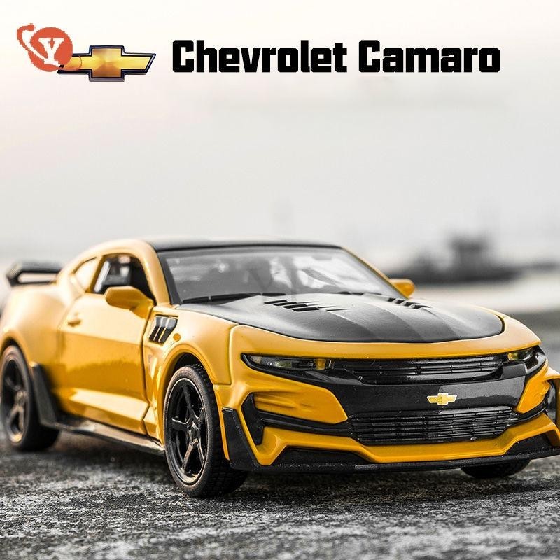 Mô hình ô tô Mô hình ô tô Bumblebee Xe thể thao Hợp kim Mô hình ô tô 1: 32 Komaro Thép vàng Biến dạng Mô phỏng Mô hình ô tô Mô hình ô tô Đồ chơi mô hình ô tô Bé trai Quà tặng sinh nhật Mô hình ô tô Mô phỏng xe hơi