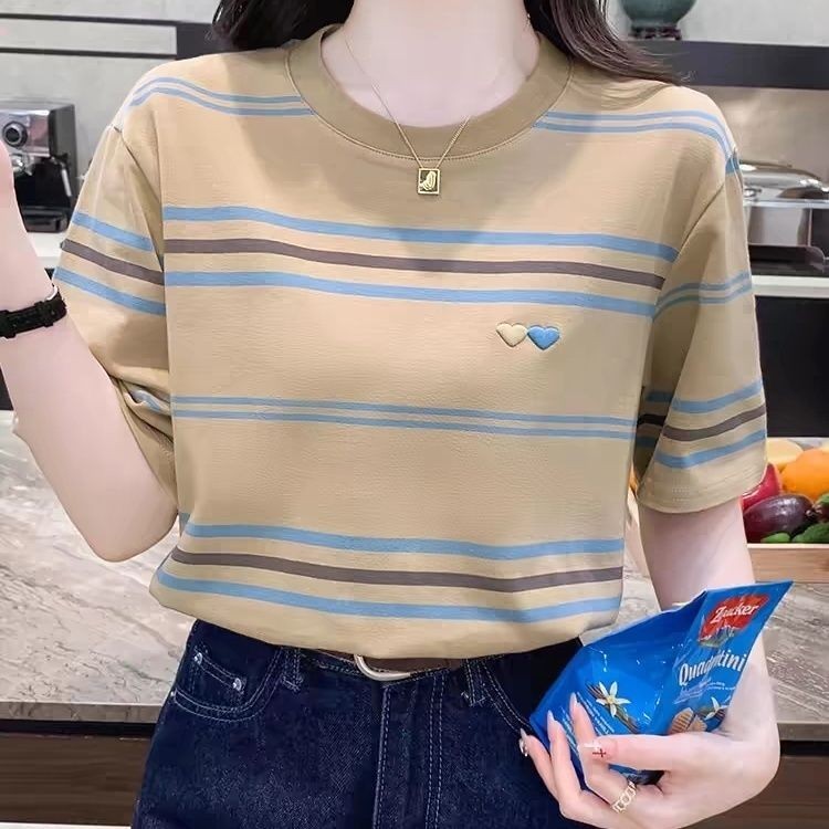 Áo thun ngắn tay sọc nữ 2024 Phong cách mới Phong cách Hồng Kông Retro sang trọng Top Mùa hè Nữ dáng rộng Quần áo giảm tuổi mùa hè