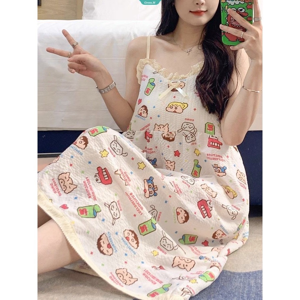 Váy ngủ dây mới dài vừa phải dành cho nữ có thể đi chơi mùa hè Crayon Váy dây hoạt hình nhỏ mới dành cho nữ Mùa hè dáng rộng Váy ngủ tại nhà đơn giản dễ thương có miếng đệm ngực [GM]