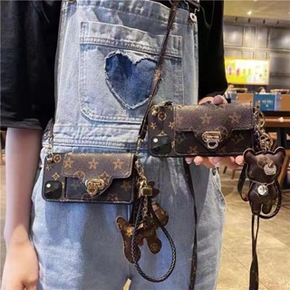 Ốp điện thoại Apple dây đeo chéo nghiêng hoa cũ phong cách Châu Âu và Mỹ thích hợp cho vỏ bảo vệ chống rơi 7 / 8plus / x / xs / 11 / 12 / 13 / 14 / 15 / pro / max / promax / plus cao cấp