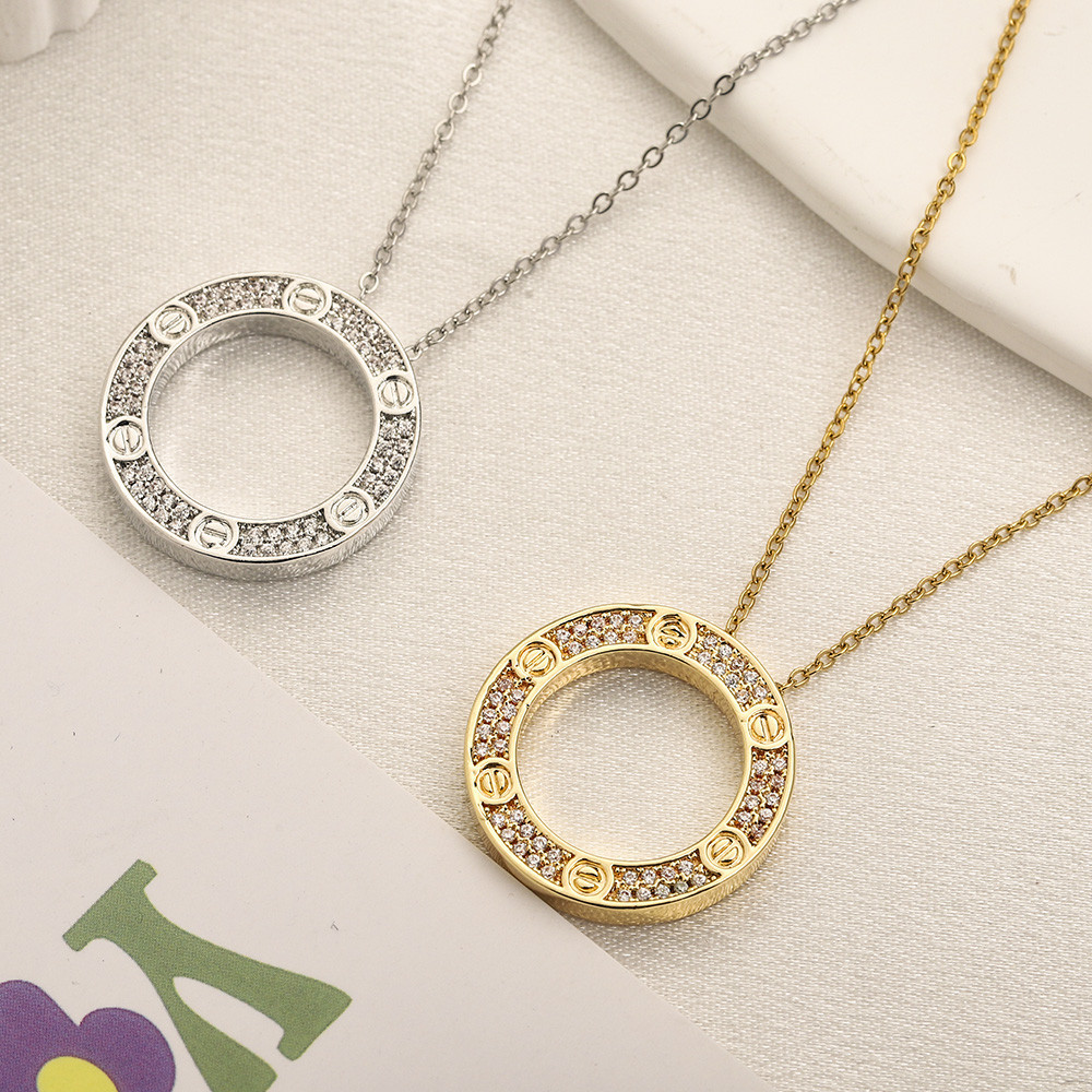 Casual Cartier Vòng Cổ Dây Chuyền Chữ Logo Đôi CC Choker Mặt Dây Thép Titan Thanh Lịch Nam Nữ Trang Sức