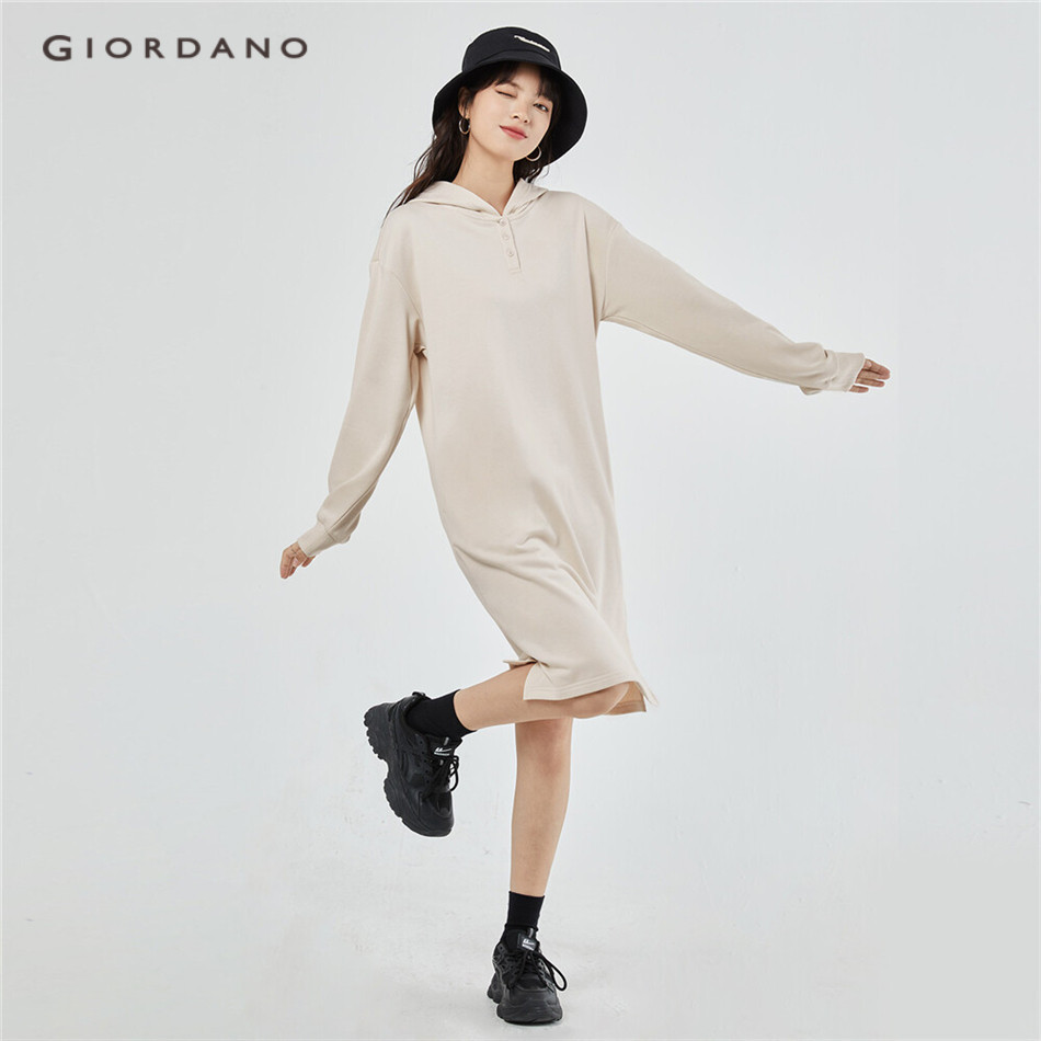 Đầm hoodie GIORDANO 05463854 phối nút thời trang dành cho nữ