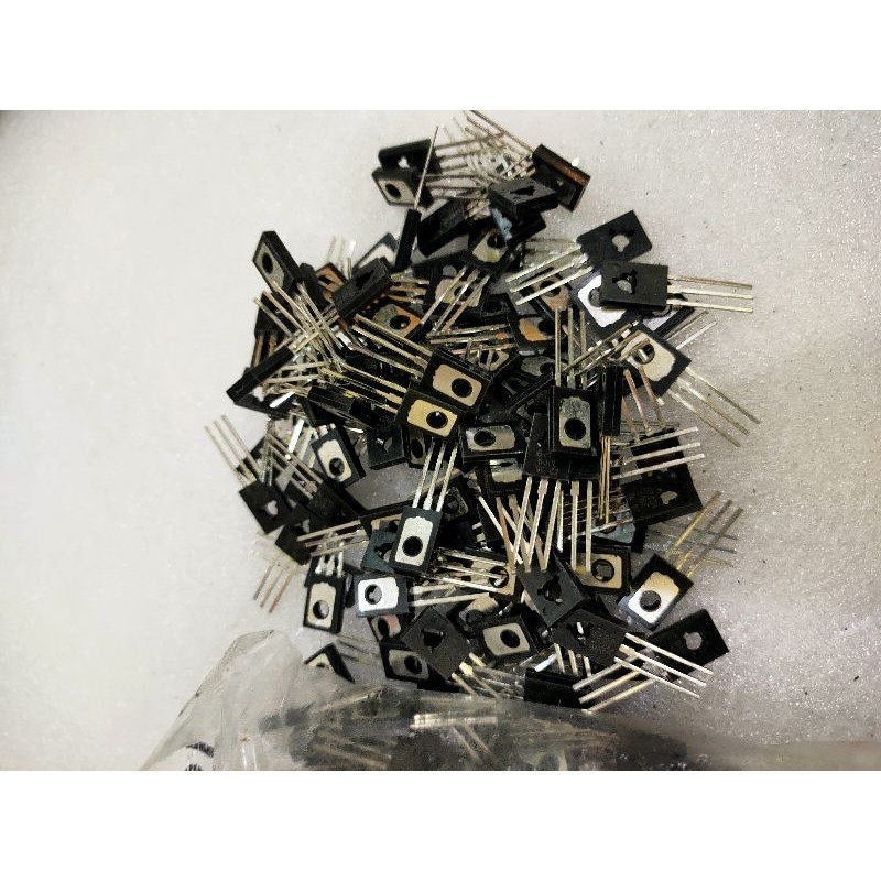 10 Con triac BT134