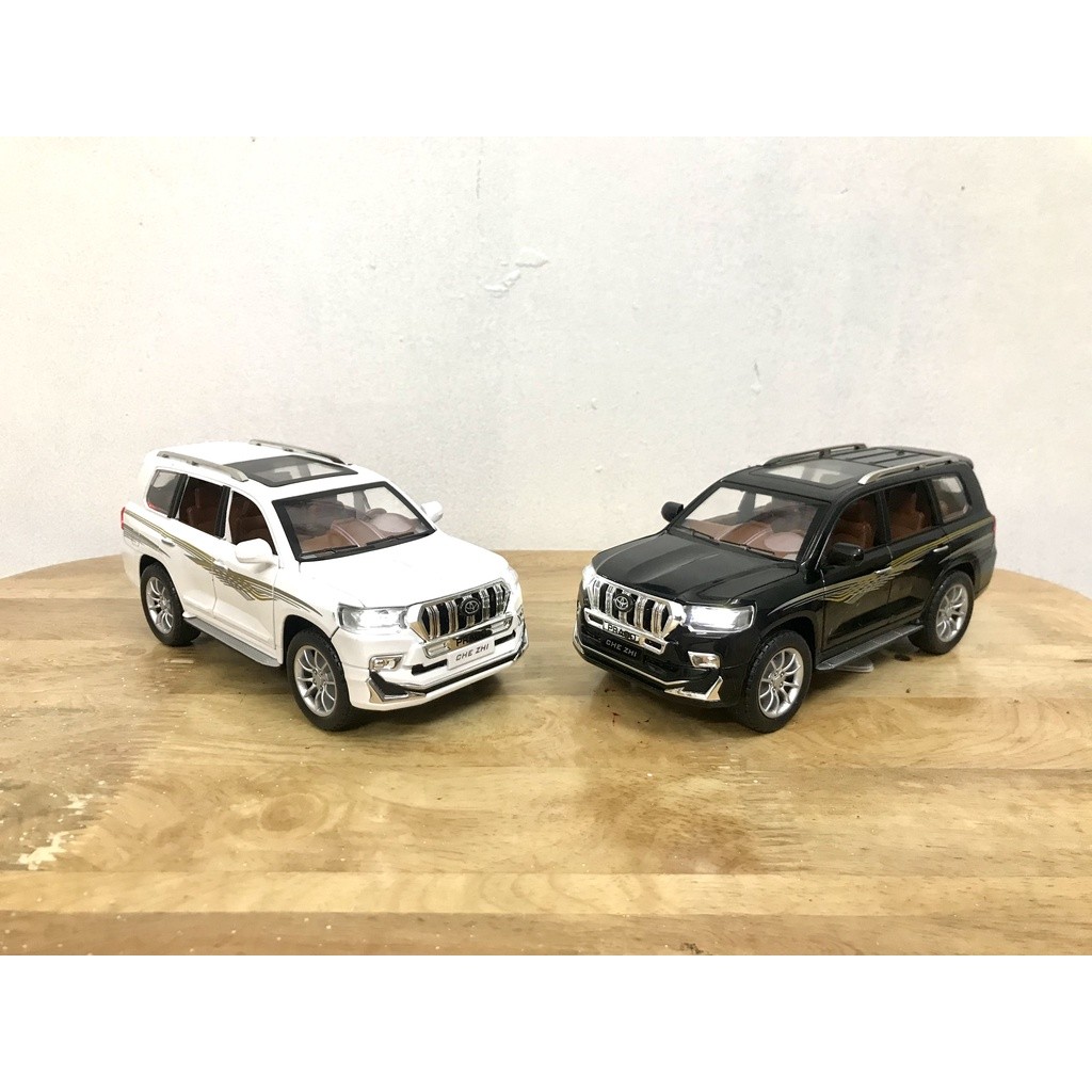 Mô hình xe Toyota Landcruiser Prado _ Tỷ lệ 1:24