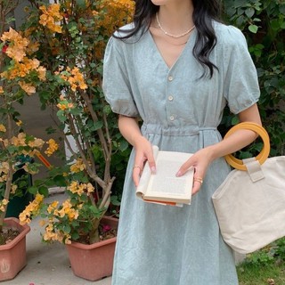 Pháp Váy hẹp Nữ Mùa Hè 2025 Phong Cách Mới Cổ Chữ V Jacquard Tình Yêu Đầu Tiên Đầm Retro Mỏng Hơn Nhìn Giữa Chiều Dài Váy