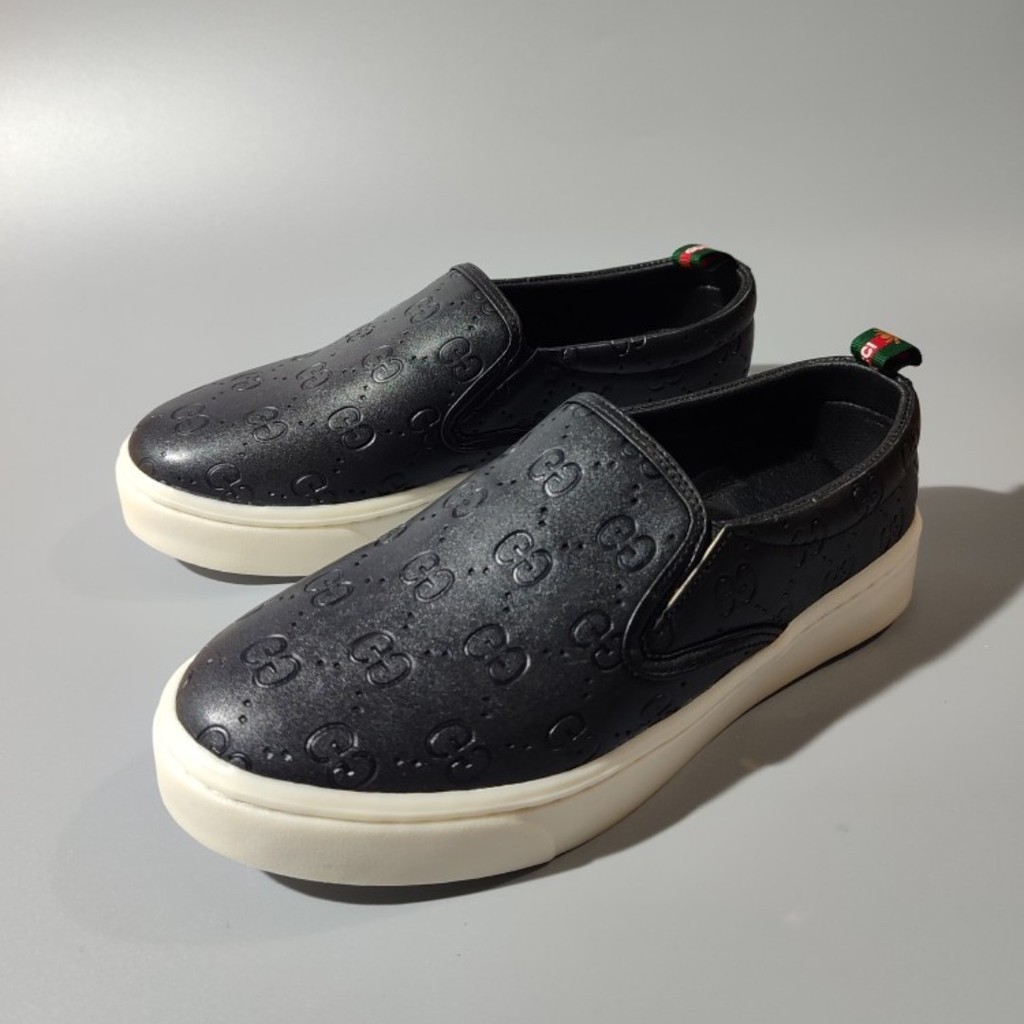 Giày slipon Gc - giày lười nam đen đế cao su non latex êm ái!!! | BigBuy360 - bigbuy360.vn