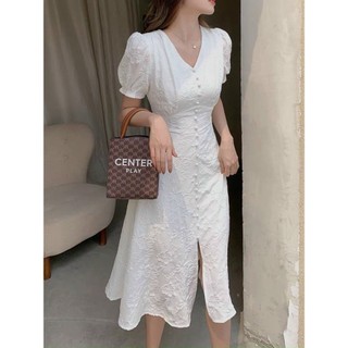 Đầm Dự Tiệc Trắng Cổ Tim Phối Nút Bọc