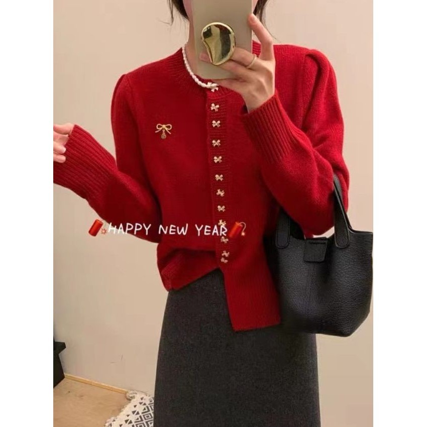 ✨S-xl Năm Mới Giáng Sinh Nút Bướm Đỏ Dệt Kim Cardigan Nữ Thu Đông 2024 Phiên Bản Hàn Quốc Giảm Tuổi Ôm Hơn Nhìn Áo Len Áo Khoác