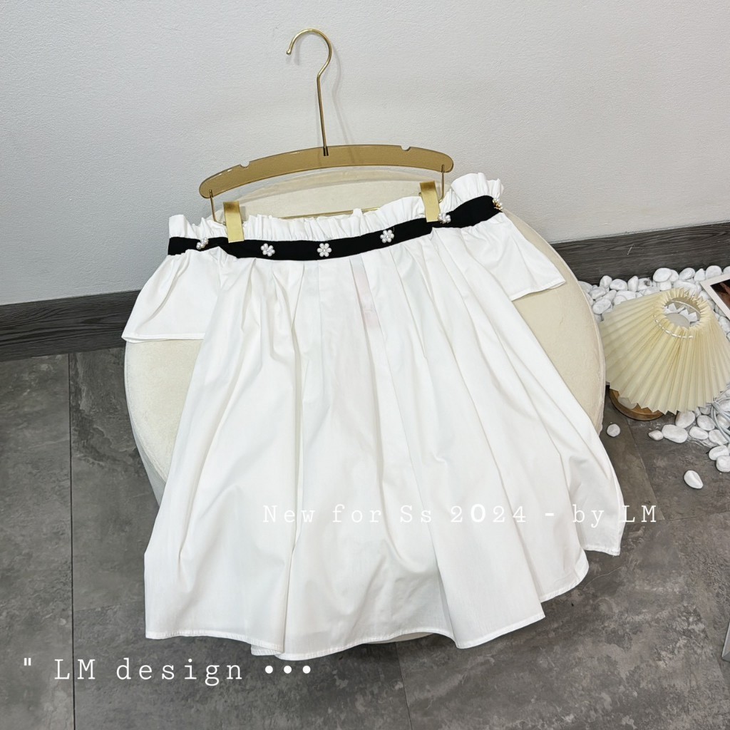 Áo  trễ  vai thô đính hoa