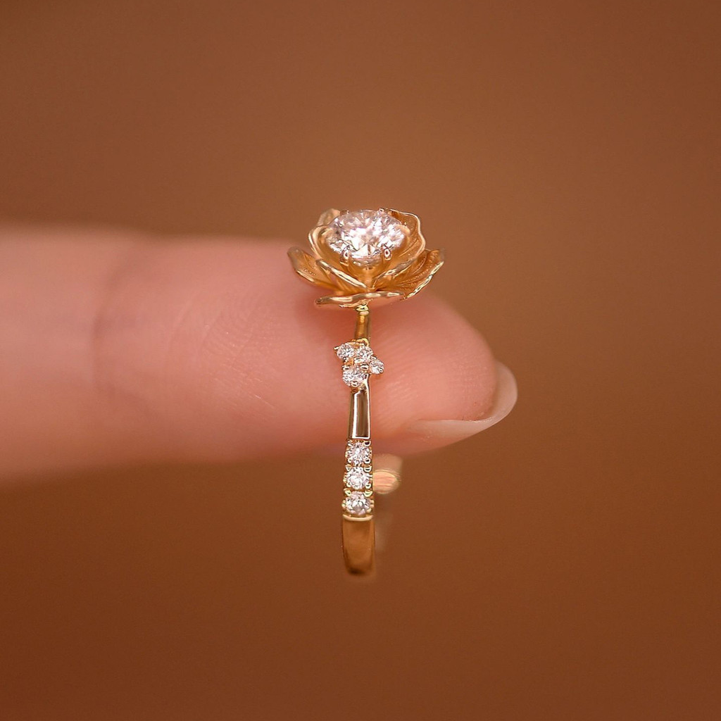 [Hàng có sẵn] Xiaohongshu Nhẫn hồng cùng phong cách dát Moissanite Nhẫn kim cương Thiết kế thích hợp Tính khí cao cấp Cặp đôi tinh tế