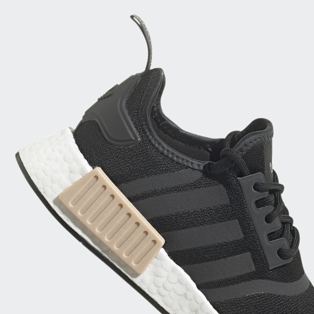 Adidas Phong cách sống Giày NMD_R1 Nữ Đen GZ7997