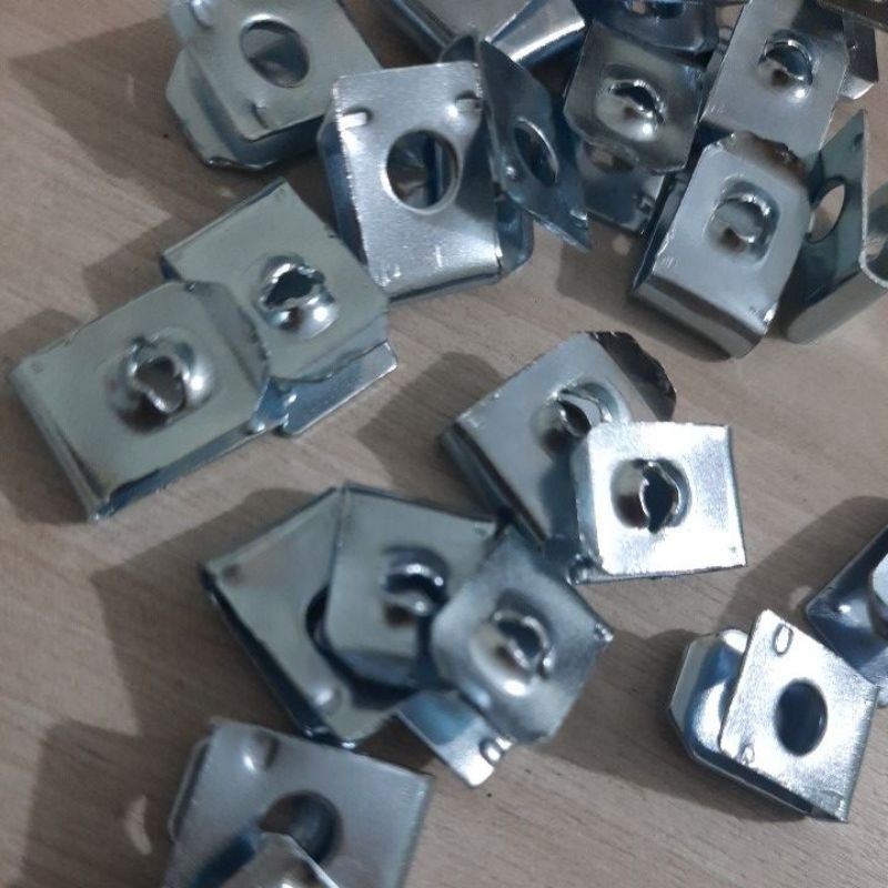 MK| Pát kẹp xoắn 5 ly bắt dàn áo nhựa xe máy honda, Yamaha , kẹp nhựa xe DREAM WAVE và nhiều dòng xe